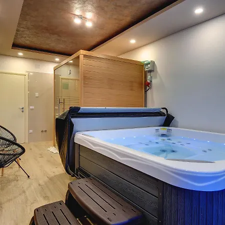 In With Pool And Sauna Rovinj