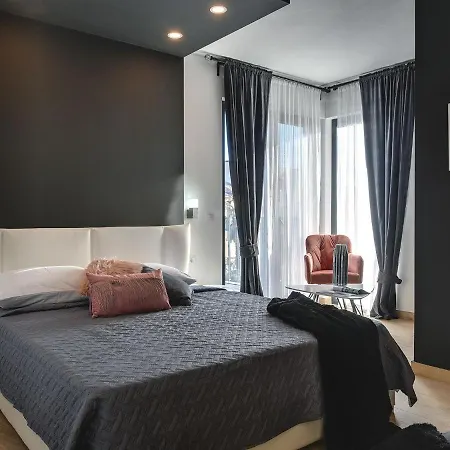 In With Pool And Sauna Villa