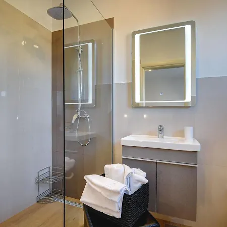 In With Pool And Sauna