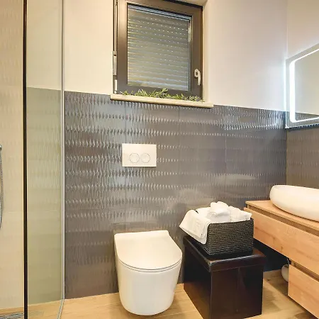 Villa In With Pool And Sauna Rovinj