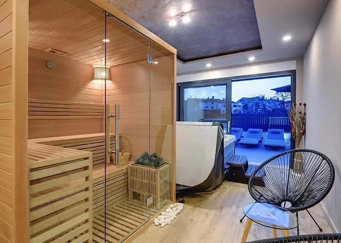 In With Pool And Sauna *