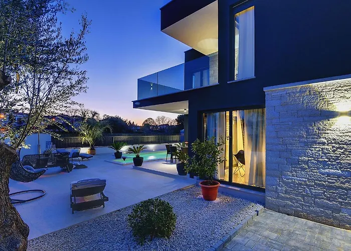 In With Pool And Sauna * Ρόβινι