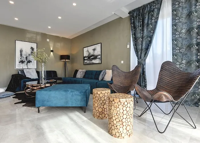 In With Pool And Sauna Βίλα