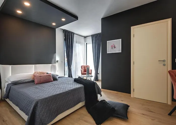 In With Pool And Sauna Βίλα