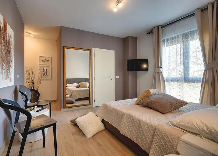 In With Pool And Sauna